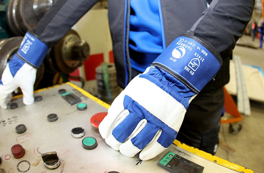 How to choose work gloves for winter conditions?